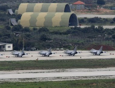 Ο κρίσιμος ρόλος της Σούδας στην επιχείρηση κατά της Συρίας: Ανεφοδίαζε εναέρια τάνκερ και κατασκοπευτικά αεροσκάφη